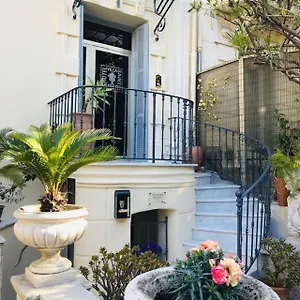 Saint Hubert Hotel Niza